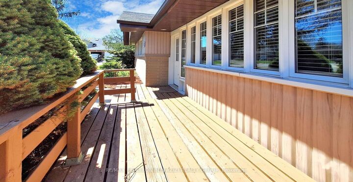 Property Photo: 49 Don Mor Drive Main ON L3Y 1G8