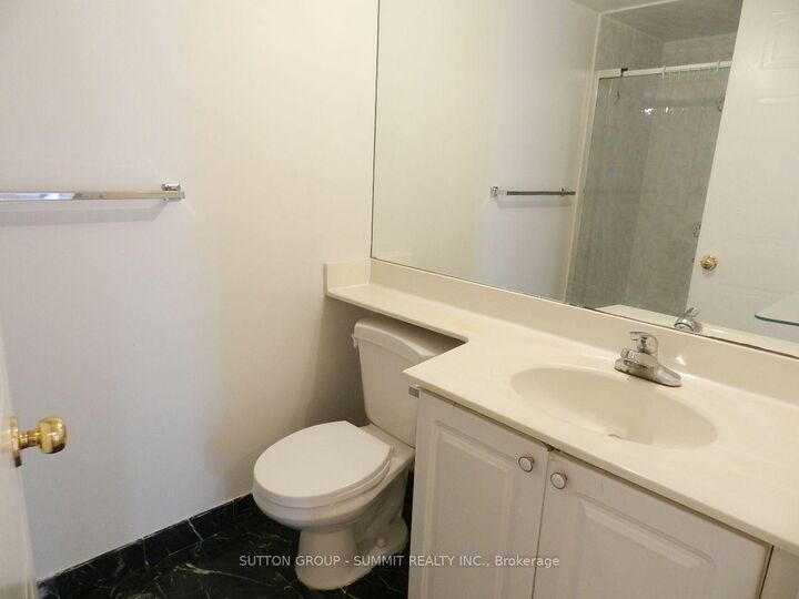 Property Photo: 750 Bay Street 1905 ON M5G 1N6