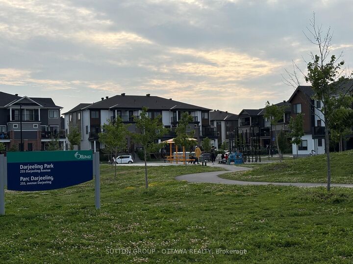 Property Photo:  274 Darjeeling Avenue  ON K2J 6Z1 