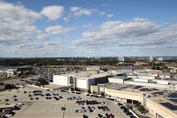 Property Photo: 50 Brian Harrison Way 1605 ON M1P 5J4