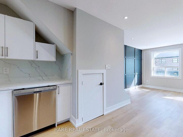 Property Photo: 600 Marlee Avenue A ON M6B 3J5