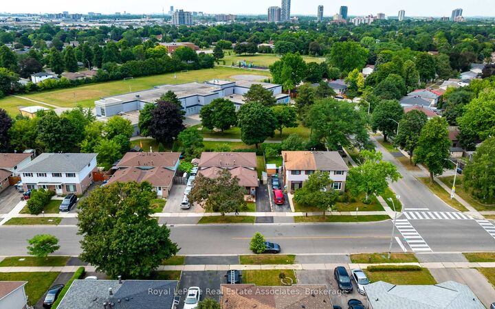 Property Photo: 256 Archdekin Drive ON L6V 1Z2