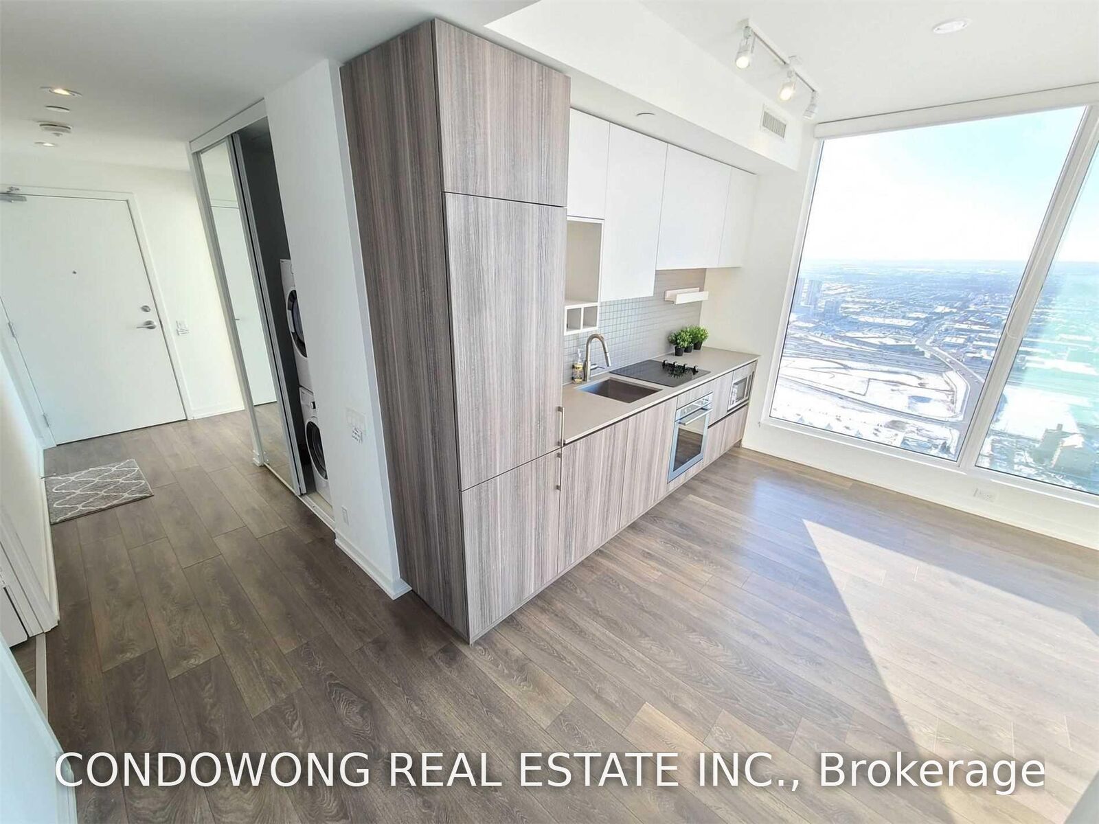 Property Photo: 898 Portage Parkway 5910 ON L4K 0J6