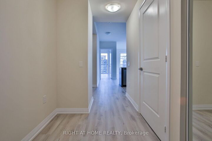 Property Photo: 35 Watergarden Drive 2014 ON L5R 0G8