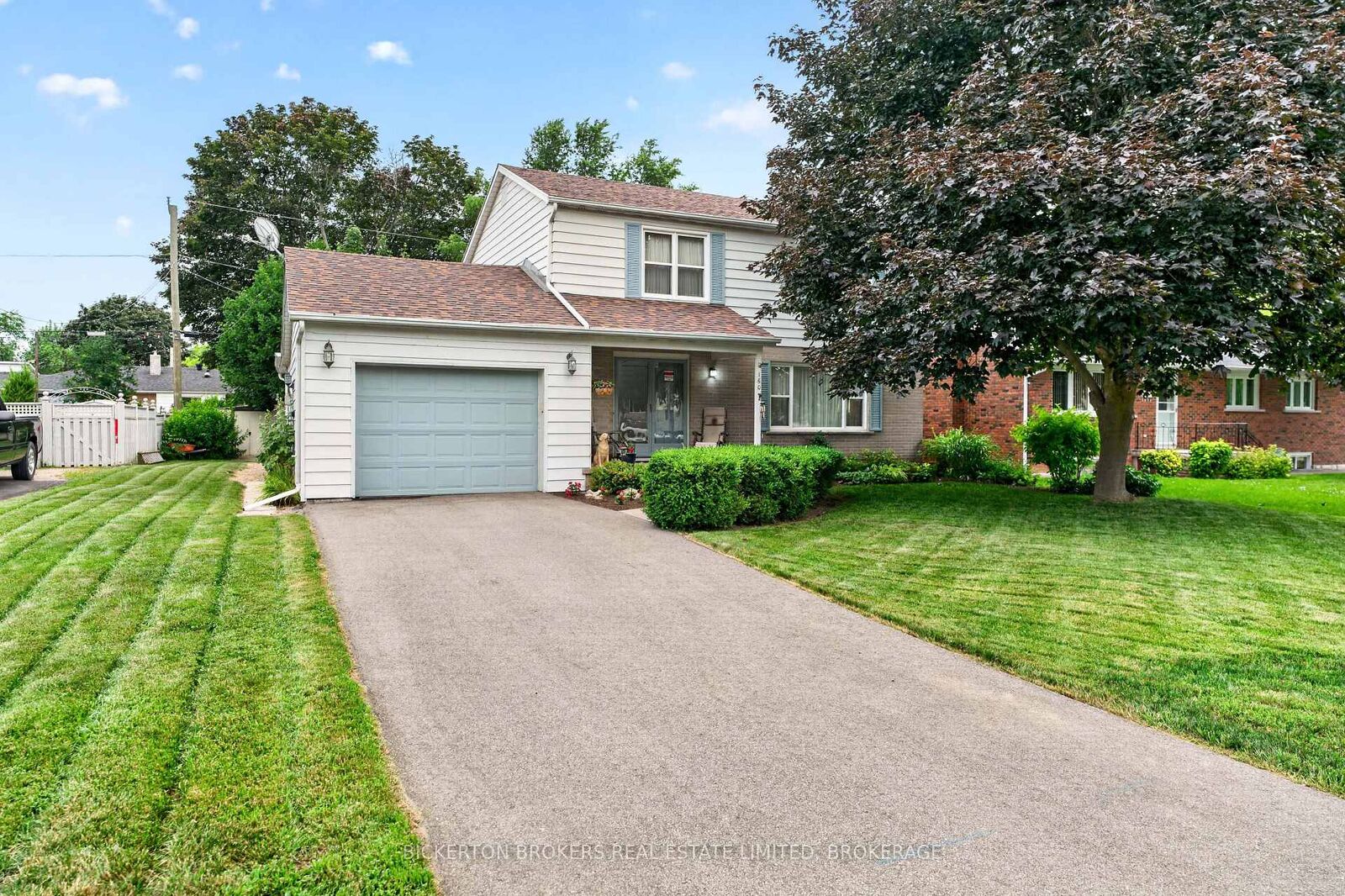 Property Photo: 160 Elmwood Drive ON K7G 1N9