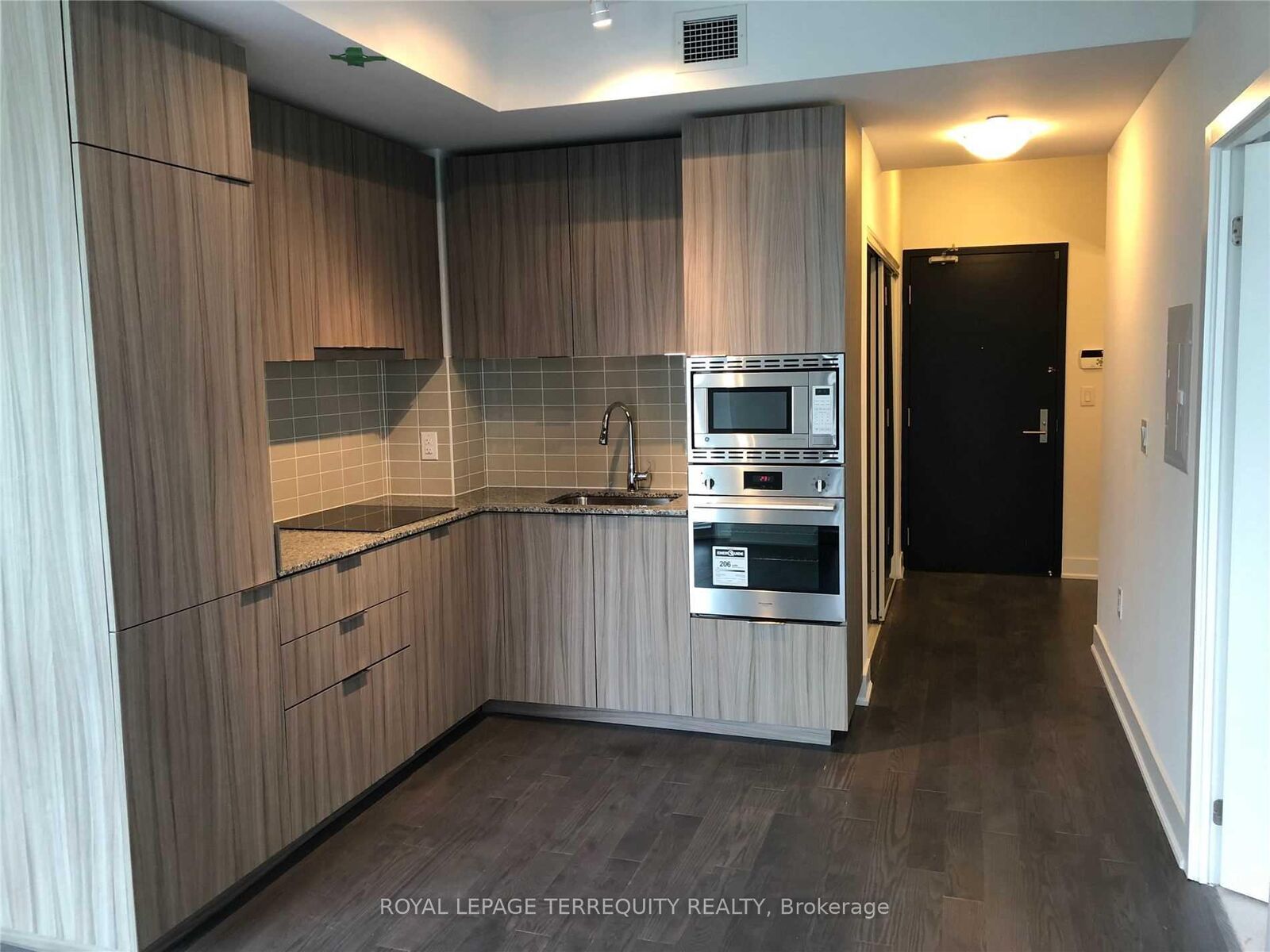 Property Photo:  955 Bay Street 803  ON M5S 0C6 