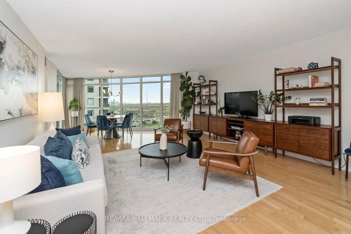 Property Photo: 28 Harrison Garden Boulevard 1902 ON M2N 7B5