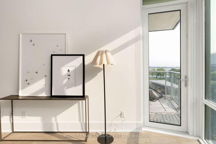 15 Merchants' Wharf N/A 442 — photo 1