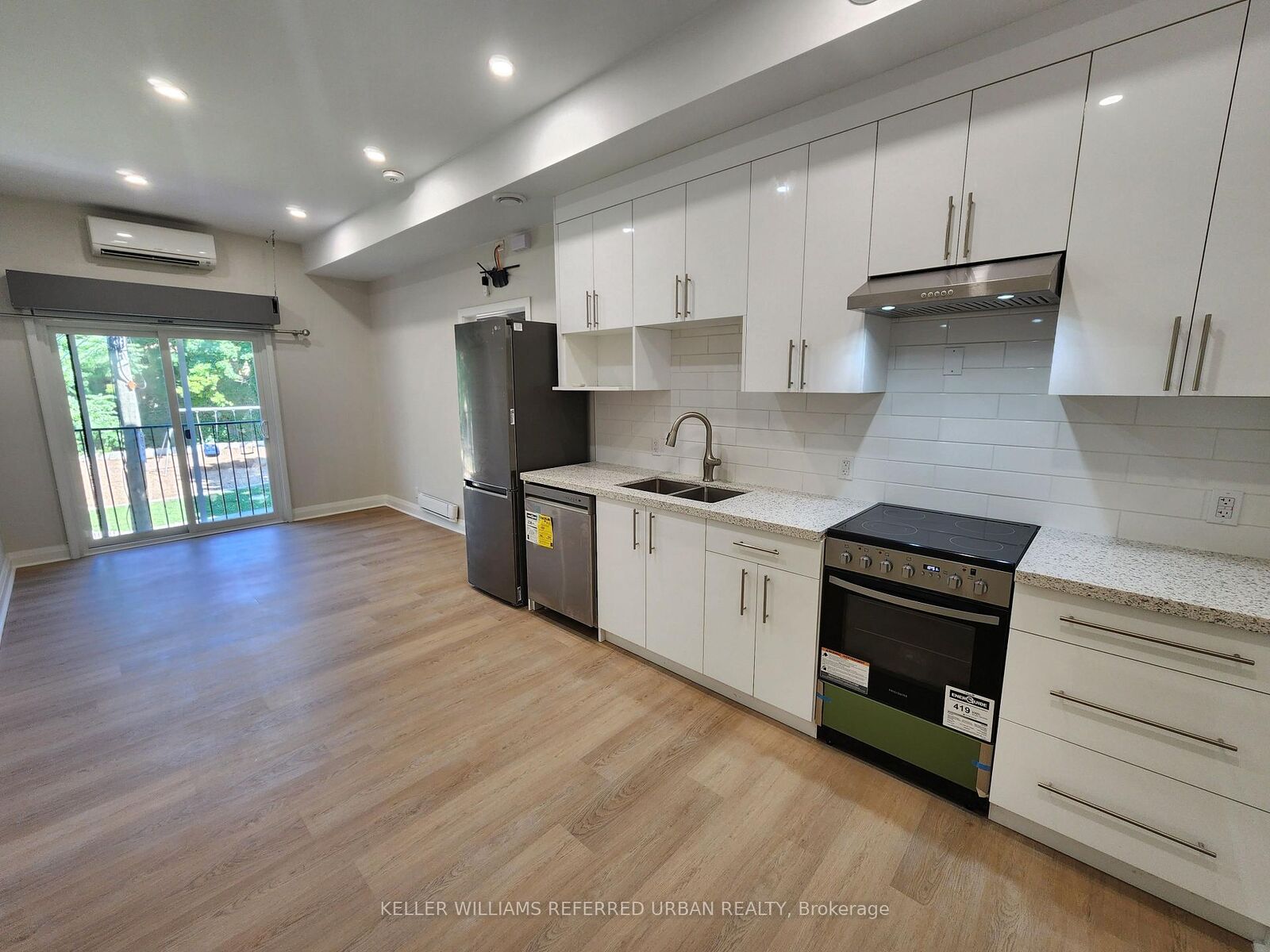 Property Photo: 998 Bloor Street W 4 ON M6H 1L8