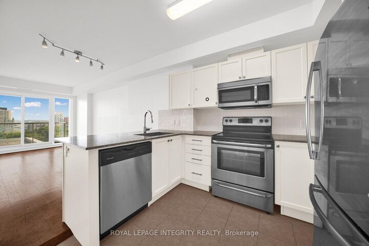 Property Photo: 195 Besserer Street 1504 ON K1N 0B6