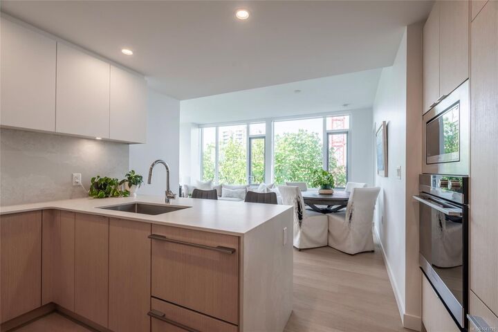 Property Photo: 1100 Yates St #511 BC V8V 0H5