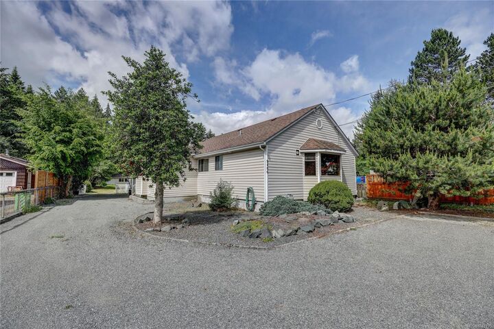 9486 Chemainus Rd — photo 1