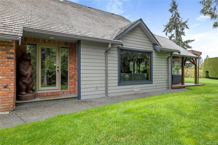 1204 Bazett Rd — photo 1