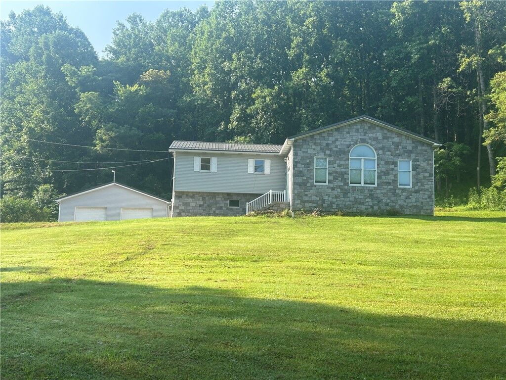 Property Photo:  328 Adelaide Rd  PA 15425 