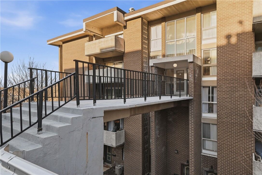 Property Photo:  4106 Charlemagne Cir 4106  PA 15237 