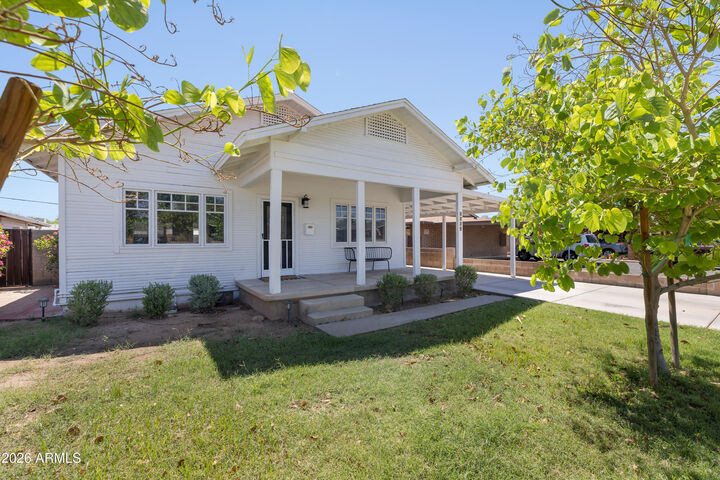 Property Photo:  2029 N Richland Street  AZ 85006 