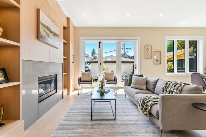 Property Photo: 1826 E 2nd Avenue 2 BC V5N 1E2