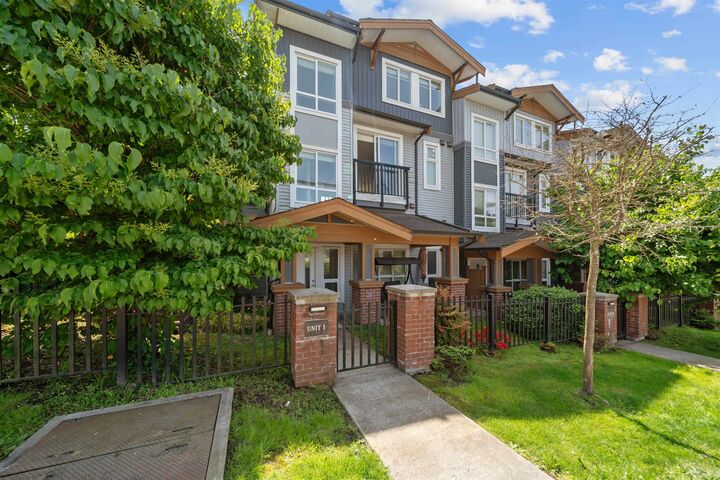 Property Photo: 24086 104 Avenue 1 BC V2W 1J2