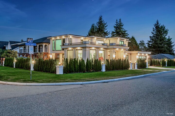 Property Photo: 1390 Sutherland Avenue BC V7L 4B2