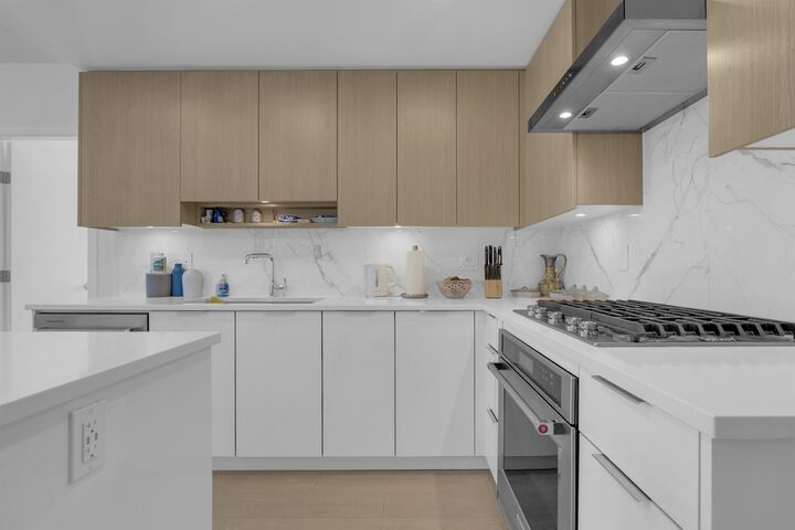 Property Photo: 7769 Park Crescent 1106 BC V3N 0J7
