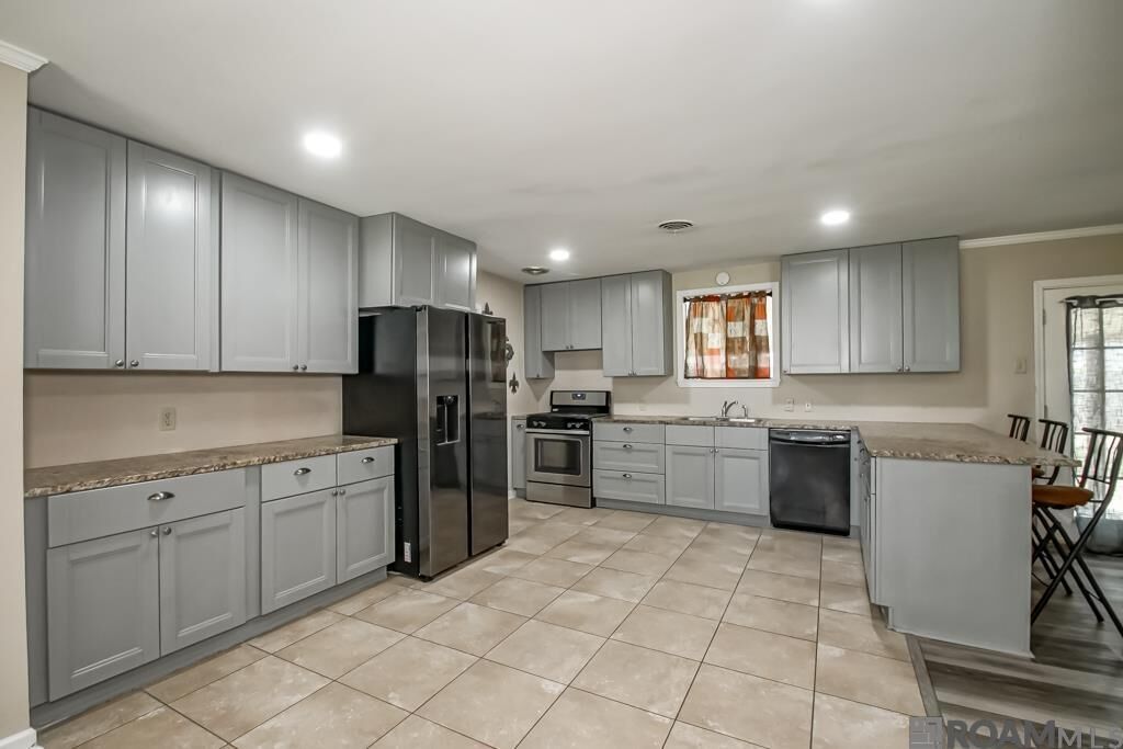 Property Photo:  5388 Goodland Dr  LA 70739 