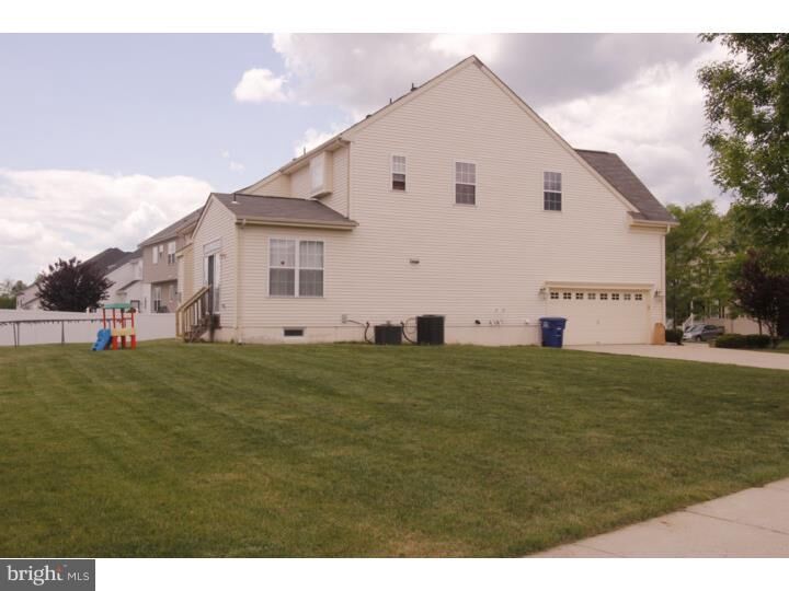 Property Photo:  1 Oakbourne Court  NJ 08505 