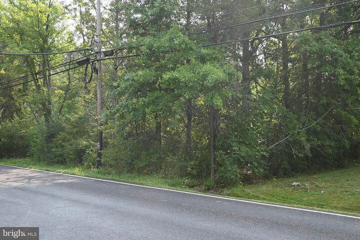 Property Photo:  455 East Paletown Road E Paletown Road Road  PA 18951 