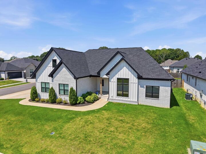 Property Photo:  1475 Ronnie Weaver Drive  AR 72034 