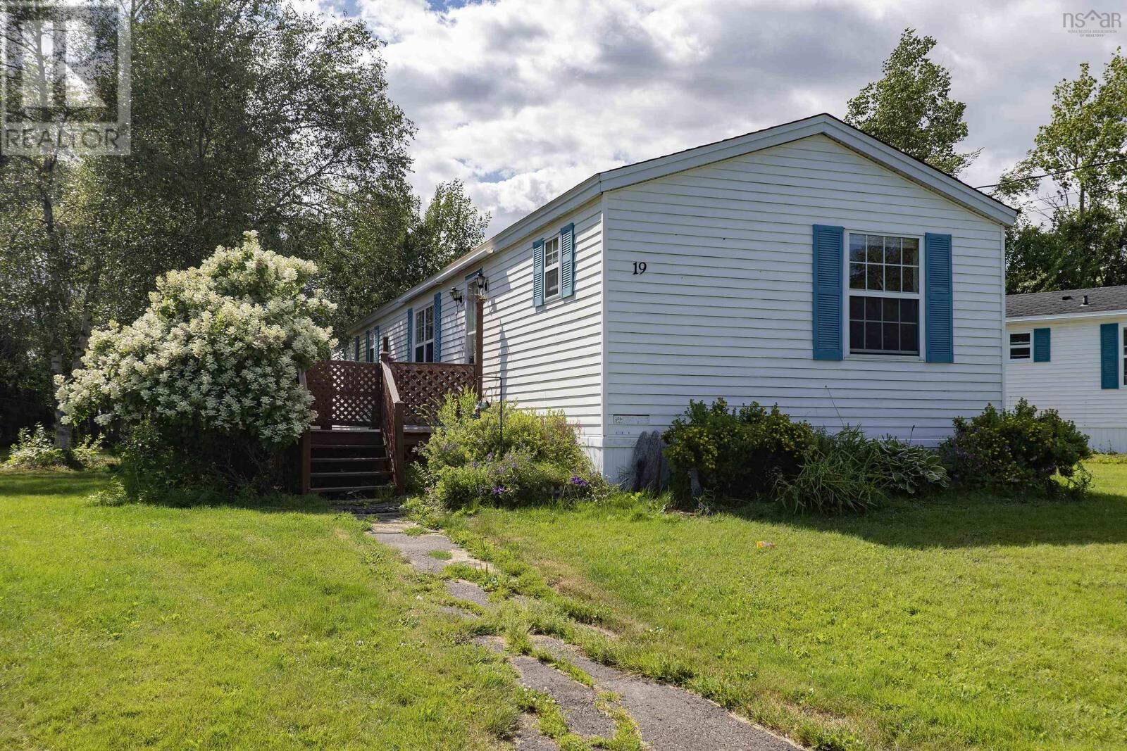 Property Photo: 19 Kimberly Court NS B4H 4N7