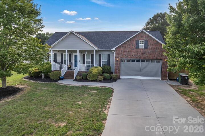 Property Photo:  119 Brookview Drive  NC 28152 