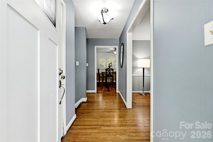 Property Photo: 2308 Knickerbocker Drive NC 28212