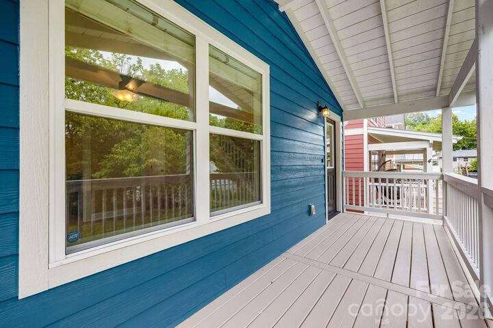 Property Photo: 2 Cottage Cove Lane NC 28803