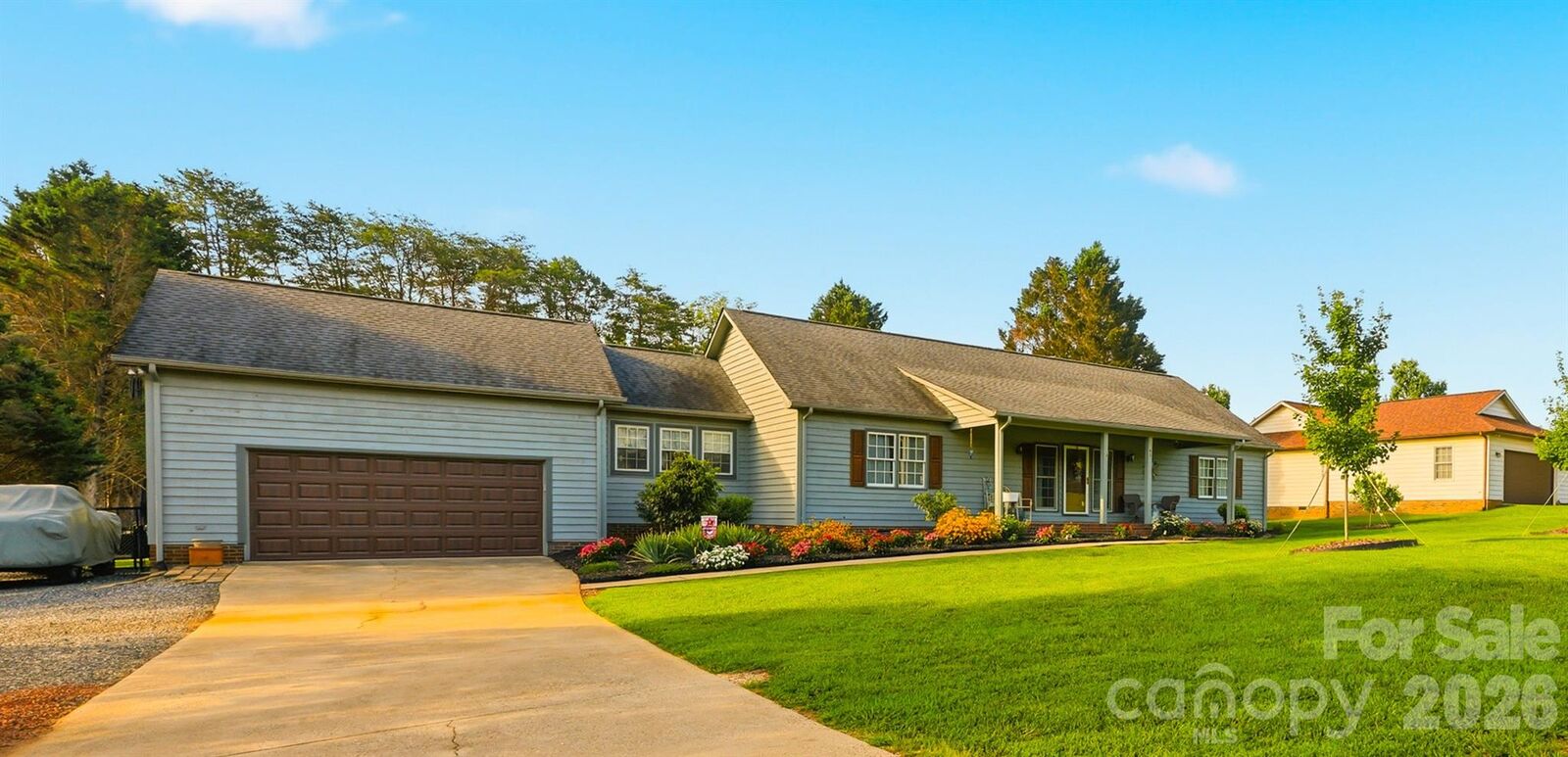 Property Photo: 40 Candlewick Cove Drive NC 28681