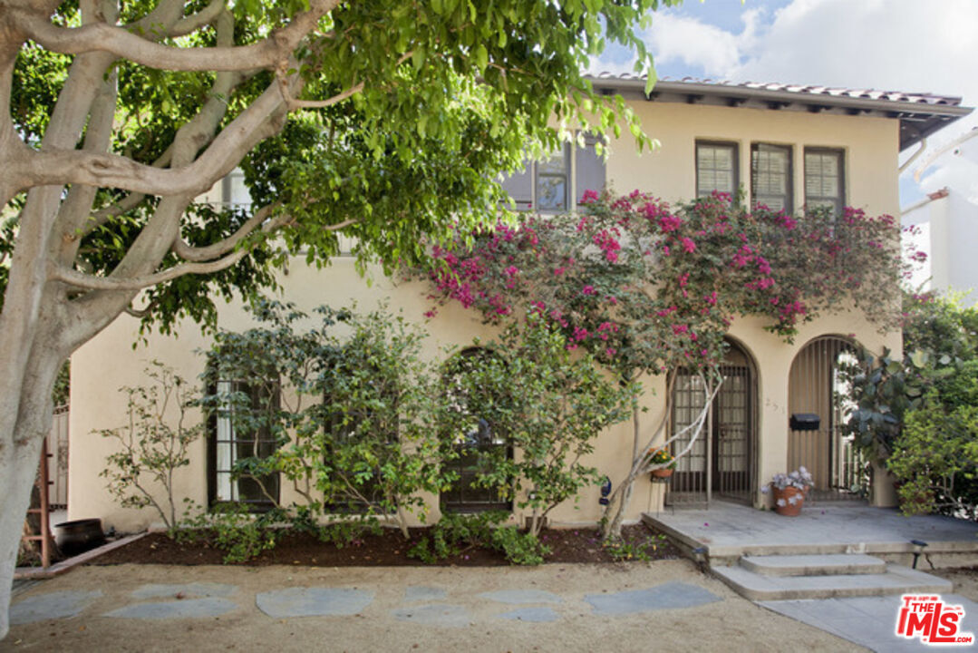 Property Photo:  251 S Citrus Ave  CA 90036 