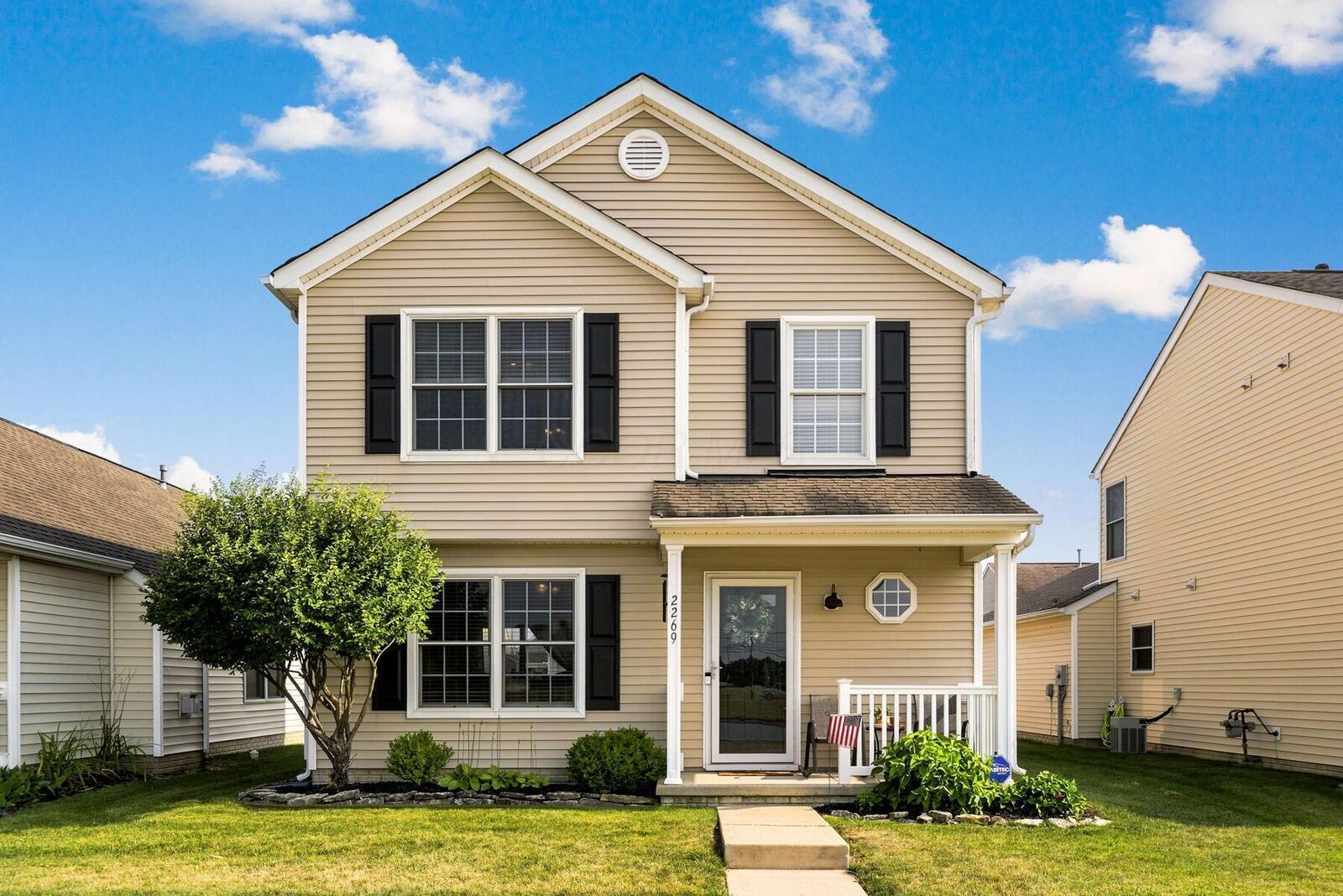 Property Photo:  2269 Dunvegan Street  OH 43302 