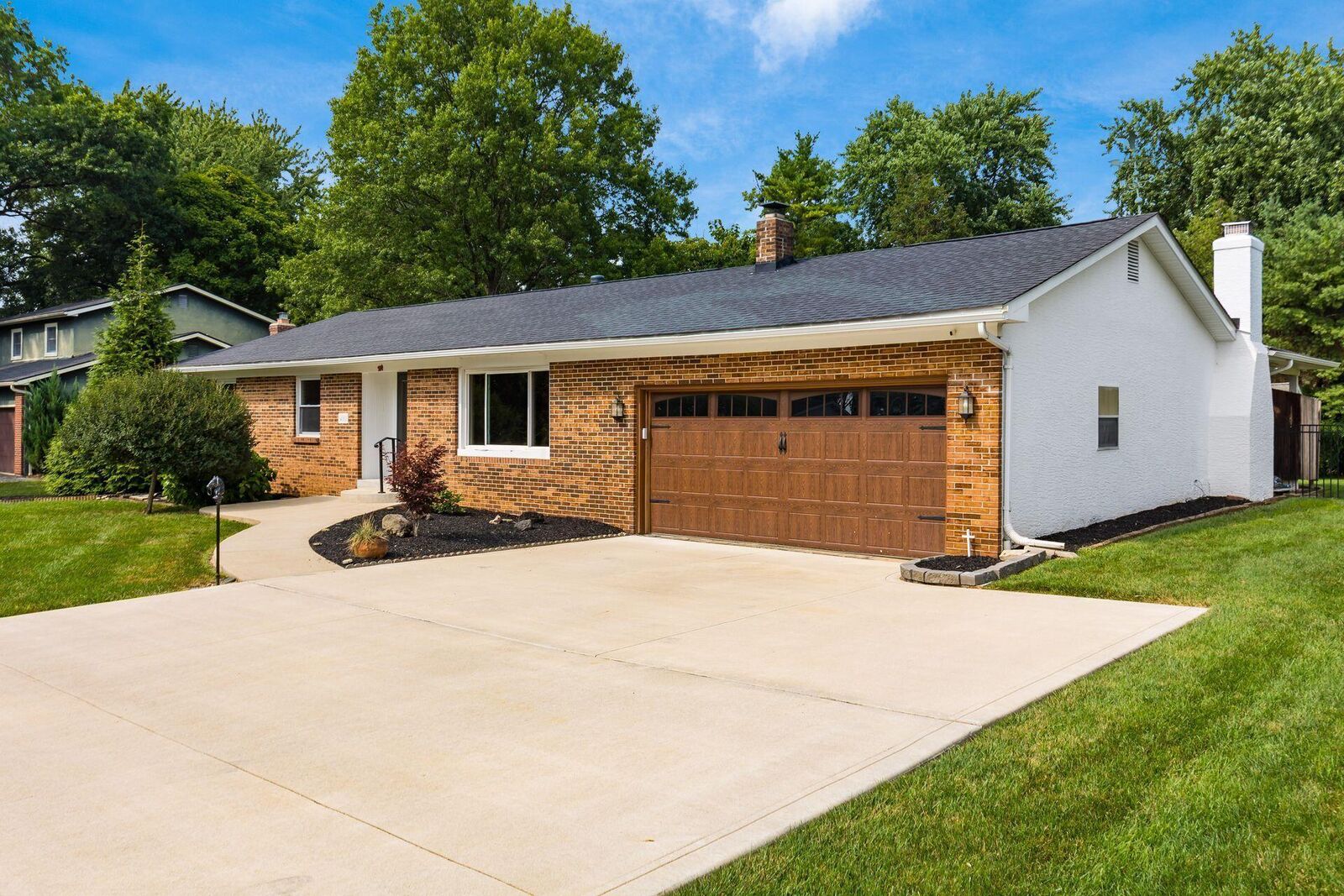 Property Photo:  408 Pickering Drive  OH 43147 
