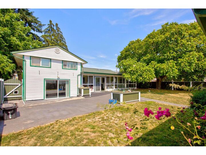 Property Photo: 12488 92 Avenue BC V3V 1G5