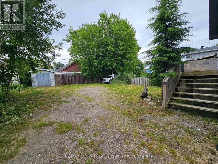 Property Photo: 28 Lakeshore Drive ON P1A 2A2