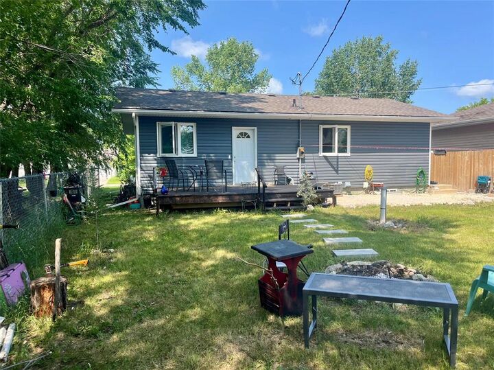 Property Photo: 14 Cambrai Avenue MB R0C 0W0