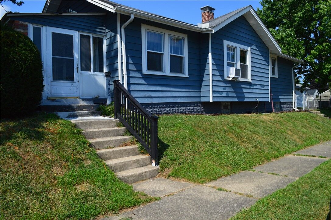 Property Photo:  2752 Springmont Avenue  OH 45420 