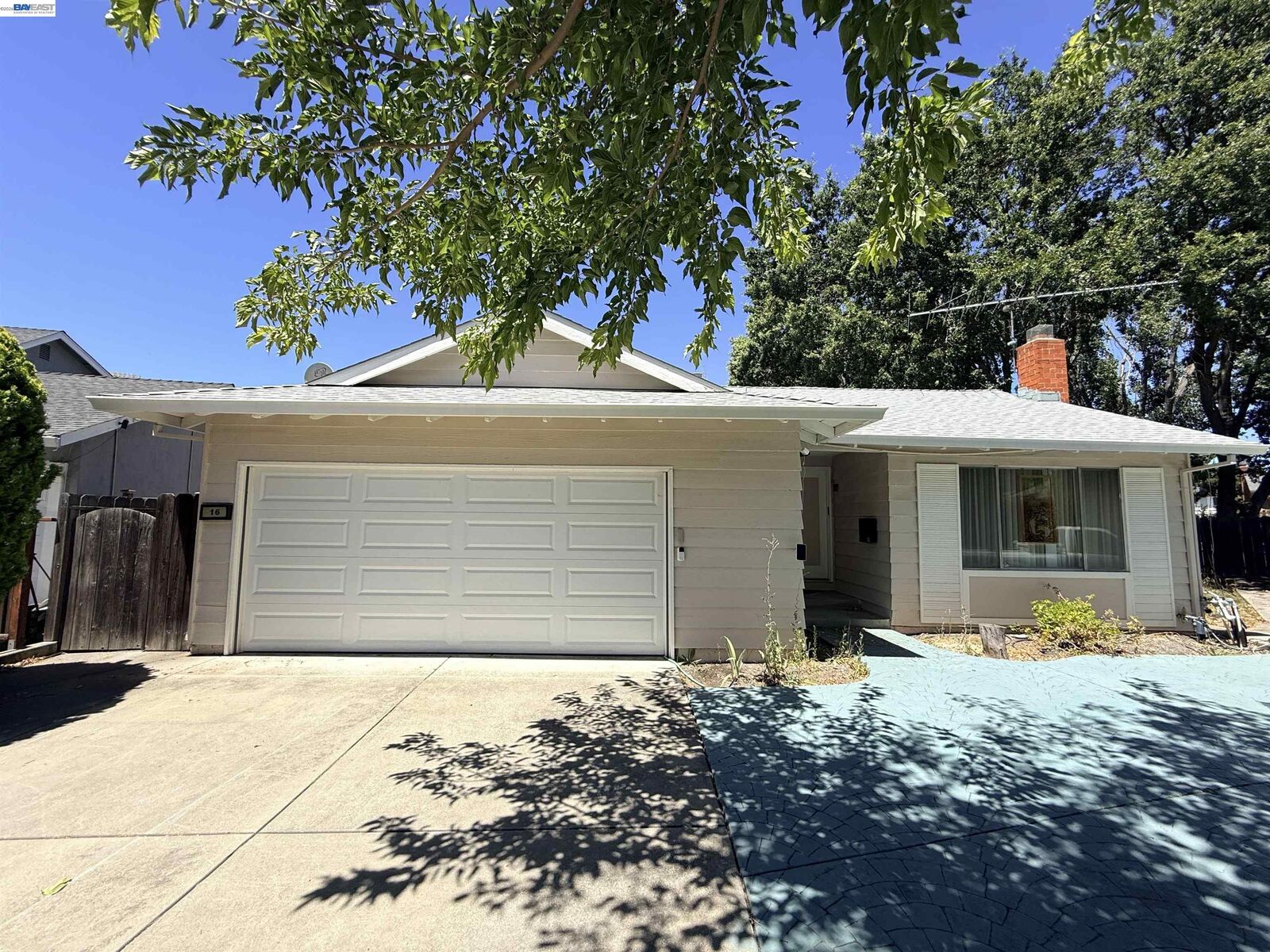 Property Photo: 16 Ona Ct CA 94583