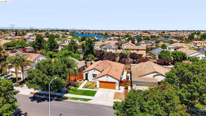 Property Photo:  2130 Harborage Way  CA 94561 
