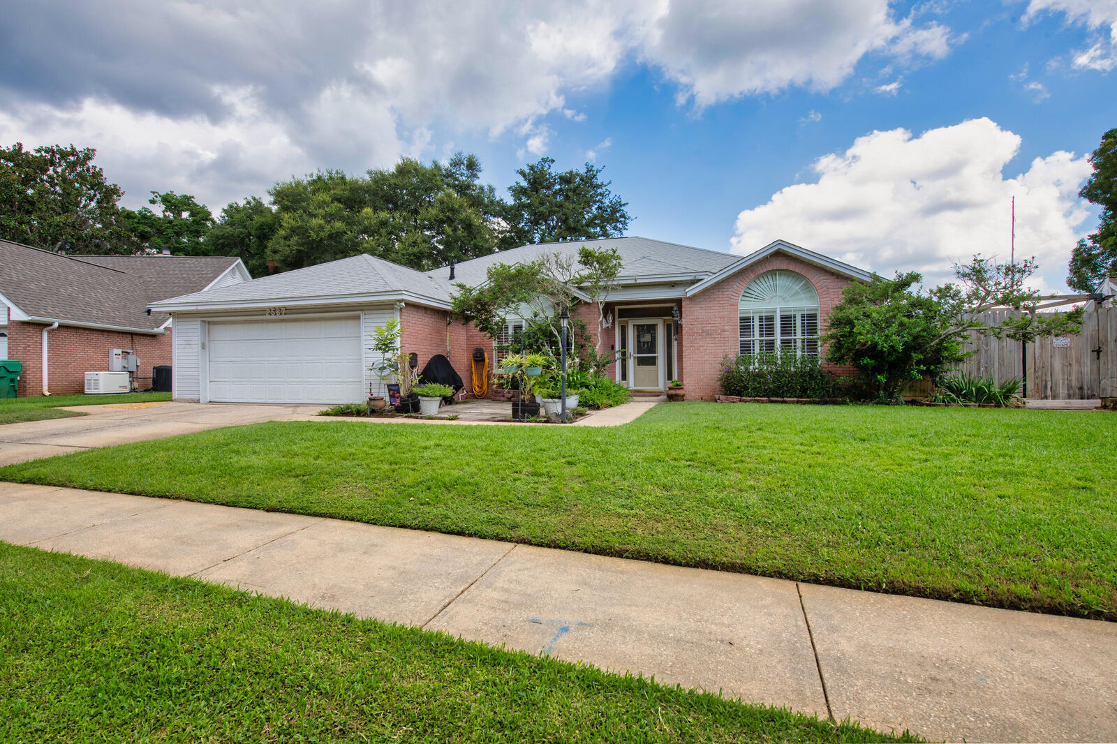Property Photo: 2587 Dana Court FL 32579