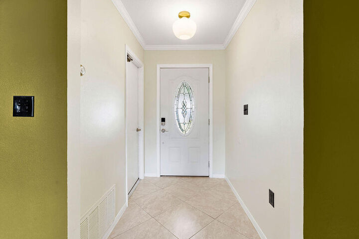 Property Photo:  1055 Emerald Lane  FL 32547 