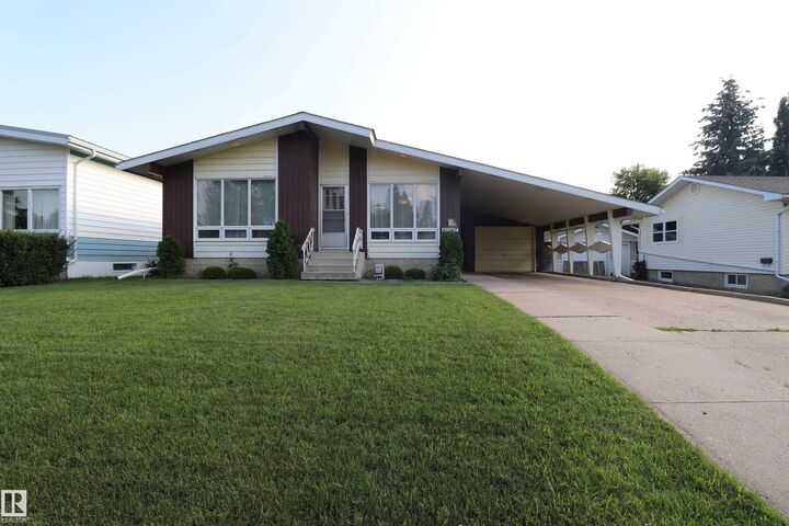 Property Photo: 5017 46 Avenue AB T9C 1L7