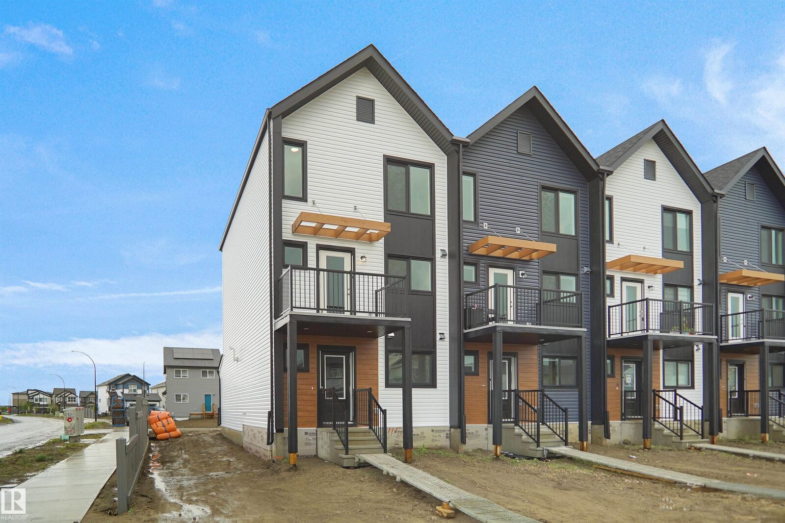 Property Photo: 122 Copperhaven Drive AB T8L 1R8