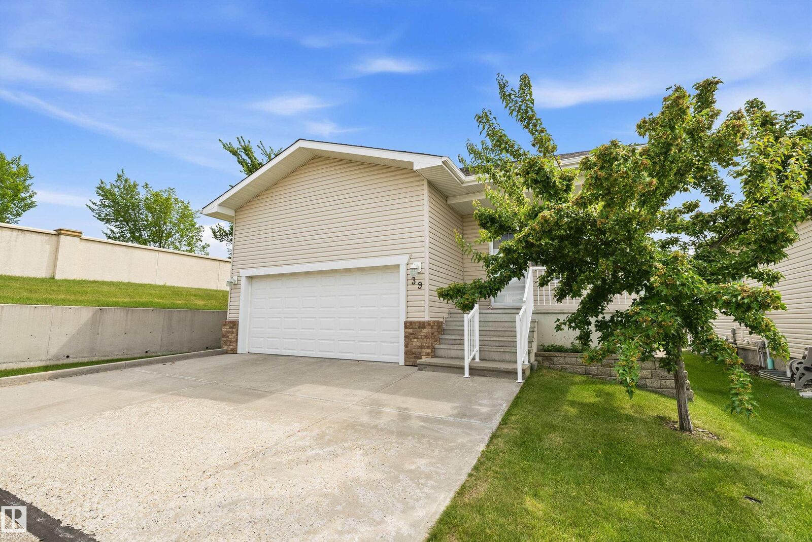 Property Photo:  401 Bothwell Drive 39  AB T8H 2C9 