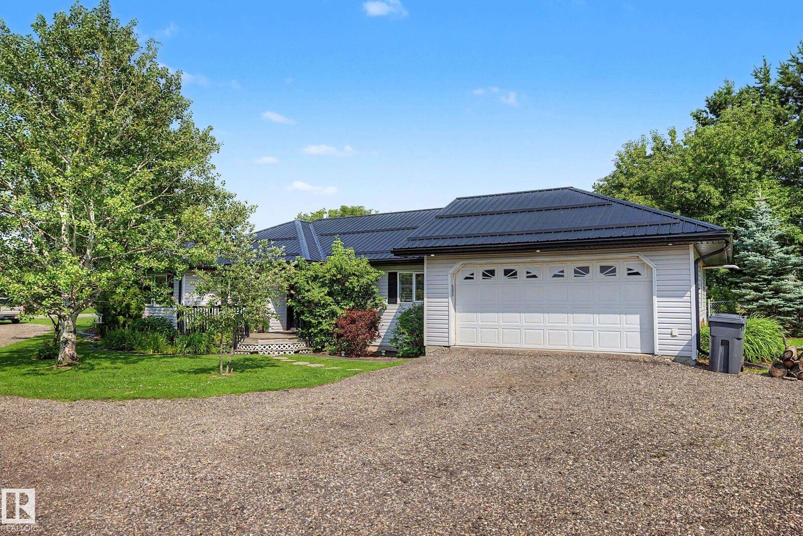 Property Photo:  52001 Rge Road 275 15  AB T7X 3V2 