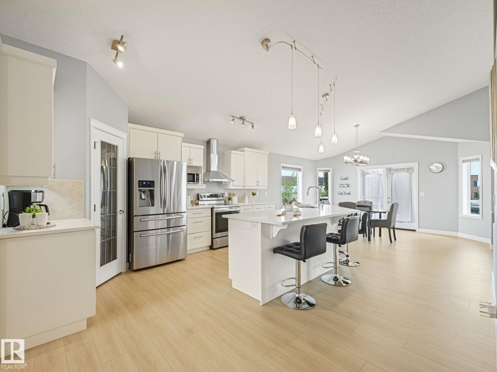 Photo de la propriété: 4115 58 Street AB T4X 1R7