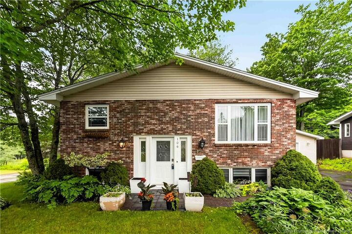106 Neville Street — photo 1